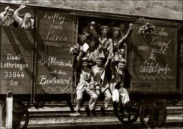 German soldiers on their way to Paris  1914 op 640x451